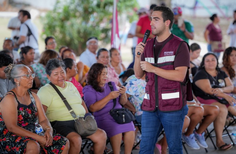 Gino Segura recorre calles de Cancún para escuchar a las familias y fortalecer la organización del partido MORENA