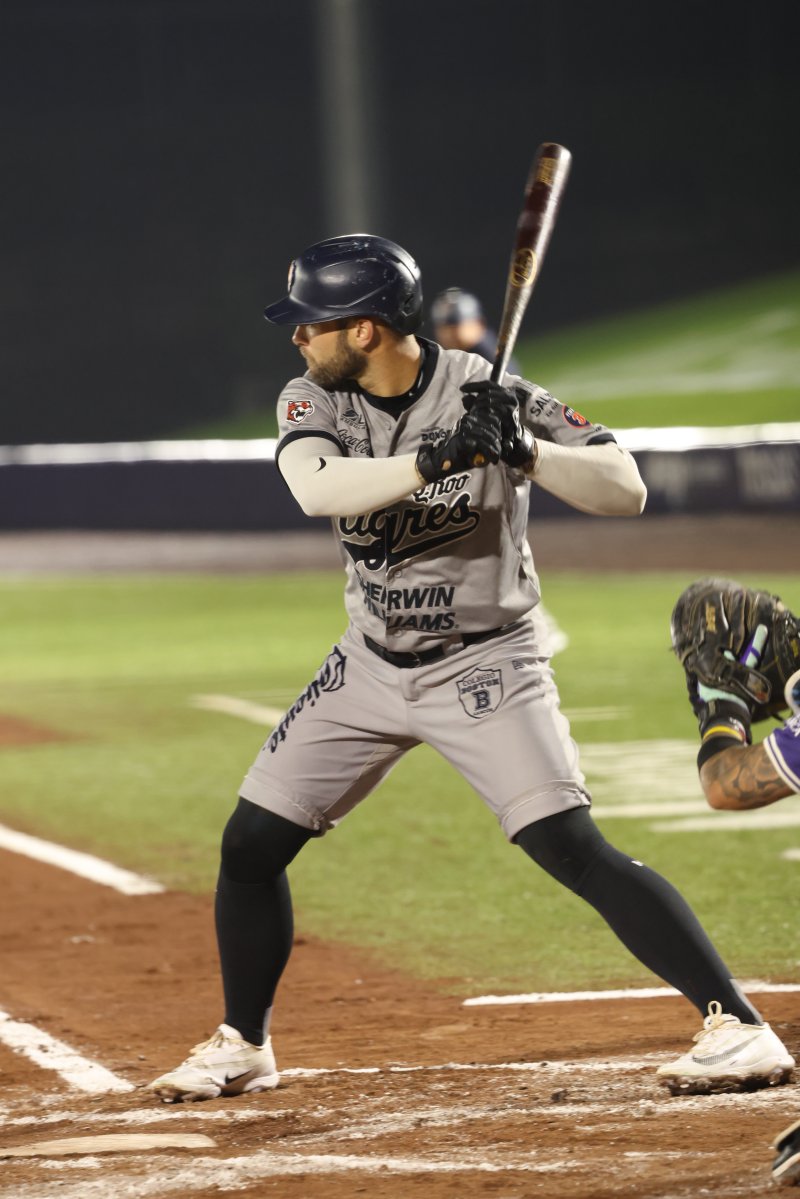 Tigres barre a Conspiradores y es cuarto lugar de la Zona Zur
